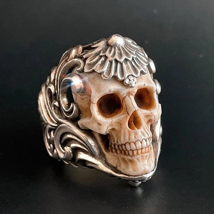 VINTAGE POLISH FLORAL ARMOR ANTLER SKULL RING