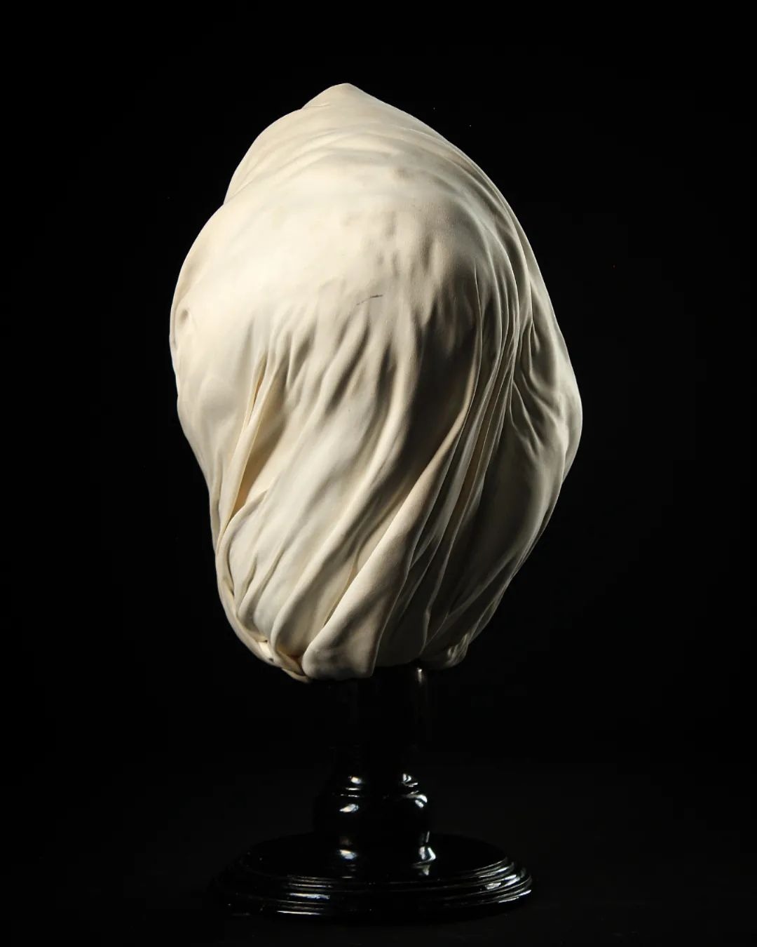 TRANSFIGURATIO MORTIS STATUE